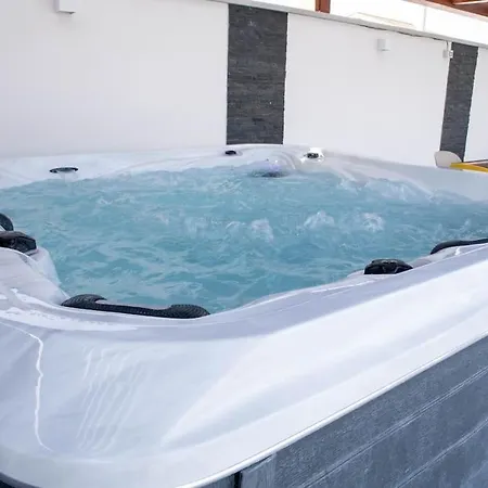 Luxury Eden Di Sofia * Partinico